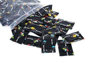 Billy Boy Kondome 100er Beutel Mix-Sortiment aus farbigen. perlgenoppten. farbig-aromatisierten und extra feuchten Kondomen