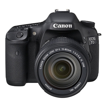 Canon EOS 7D SLR-Digitalkamera inkl. EF-S 18-135mm IS Objektiv