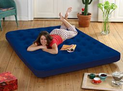 Komfort Luftbett Matratze Gästebett in Royal-Blau als Ebay-WOW