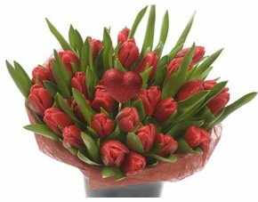MeinPaket: Frederique’s Choice Valentinsstrauß mit 30 roten Tulpen