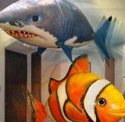 Air Swimmer Airswimmers RC ferngesteuerte fliegende Fische (Hai oder Clownfisch)