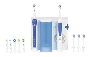 Braun Oral-B Professional Care Center 3000 – Munddusche und elektr. Zahnbürste inkl. gratis Kulturtasche schwarz