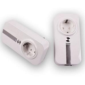 Devolo Powerline 200+ DLAN Adapter mit bis zu 200 Mbit/s und integr. Steckdose
